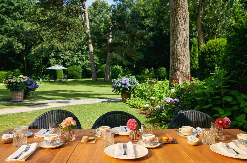 Hotelfrühstück im Park - 4 Sterne Hotel Rothof München